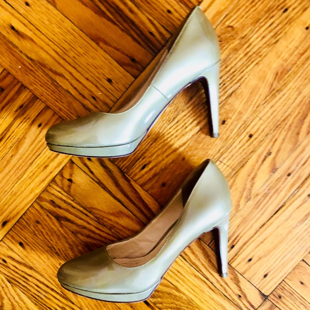 Cole Haan Gold Pump Heels NíkeAir soles Sz 6